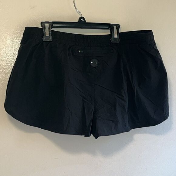 NEW WITH TAGS WOMEN’S BLACK THE UPSIDE LINED RUN 2” SHORTS SIZE 10/LARGE - Picture 4 of 8